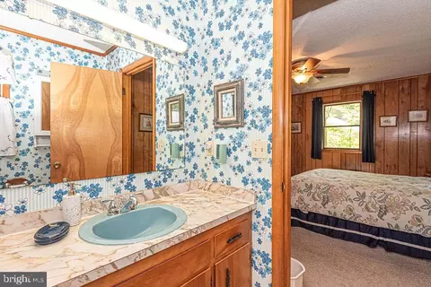 Bath - 32 Whaler Ln, Ocean Pines, MD 21811 photo 6 of 7