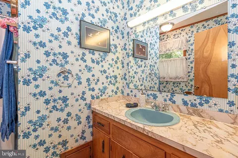 Bath - 32 Whaler Ln, Ocean Pines, MD 21811 photo 4 of 7