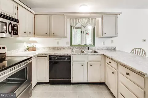 Kitchen - 5 Little John Ct, Ocean Pines, MD 21811 photo 2 of 2