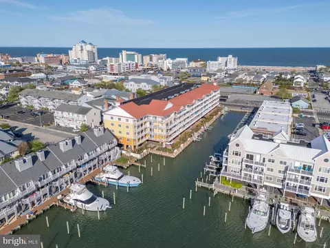 301 14th St #207, Ocean City, MD 21842