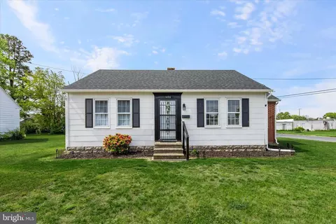 1400 Linden Dr, Pocomoke City, MD 21851