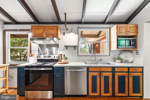 Kitchen - 25 Seabreeze Rd, Ocean Pines, MD 21811 photo 2 of 4
