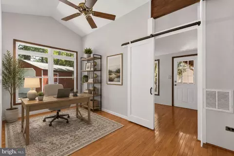 Entry Way - 25 Seabreeze Rd, Ocean Pines, MD 21811 photo 5 of 6