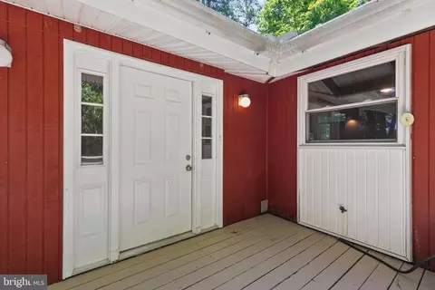 Exterior - 25 Seabreeze Rd, Ocean Pines, MD 21811 photo 3 of 10