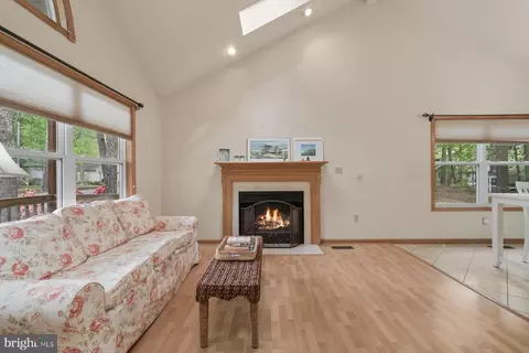 Living - 35 Liberty St, Ocean Pines, MD 21811 photo 2 of 4