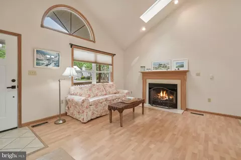 Living - 35 Liberty St, Ocean Pines, MD 21811 photo 4 of 4