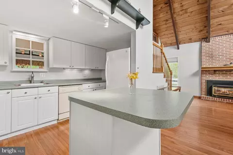 Kitchen - 101 White Sail Cir, Ocean Pines, MD 21811 photo 4 of 5