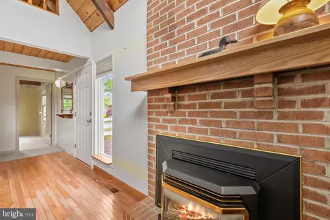 Entry Way - 101 White Sail Cir, Ocean Pines, MD 21811 photo 2 of 7