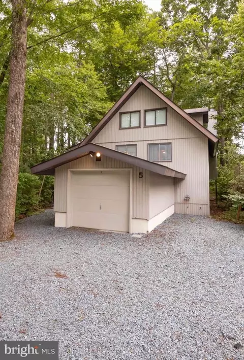 5 Falcon Bridge Rd, Ocean Pines, MD 21811