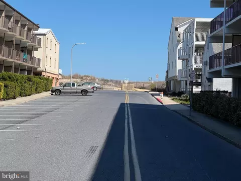 14 36th St #3, Ocean City, MD 21842