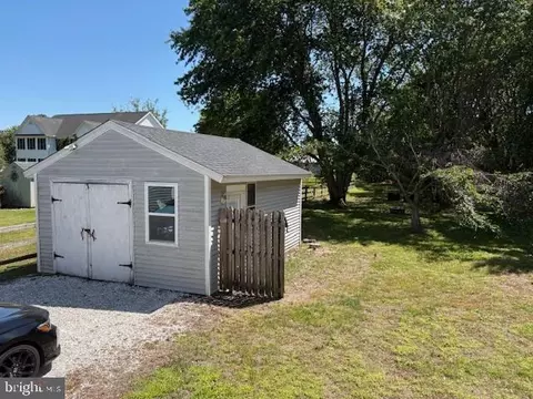 Exterior - 104 Franklin Ave, Berlin, MD 21811 photo 6 of 10