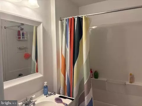 Bath - 104 Franklin Ave, Berlin, MD 21811 photo 2 of 2