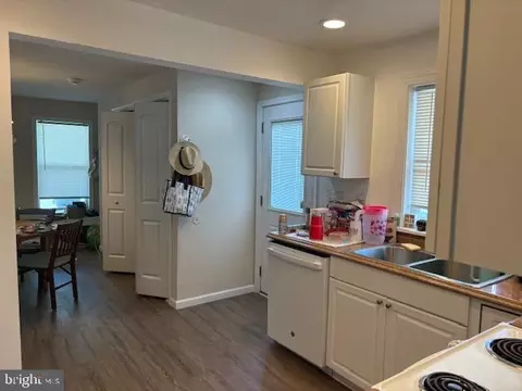 Entry Way - 104 Franklin Ave, Berlin, MD 21811 photo 2 of 2