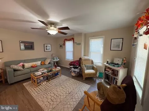 Living - 104 Franklin Ave, Berlin, MD 21811 photo 1 of 2