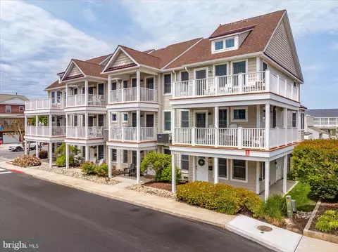 208 7th St #2, Ocean City, MD 21842