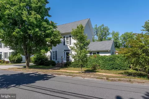 208 S S Washington St, Snow Hill, MD 21863