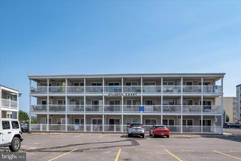 12 72nd St #105, Ocean City, MD 21842