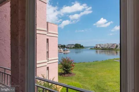7411 Yacht Club Dr #12402, Berlin, MD 21811