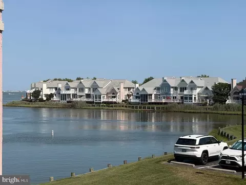7411 Yacht Club Dr #12402, Berlin, MD 21811