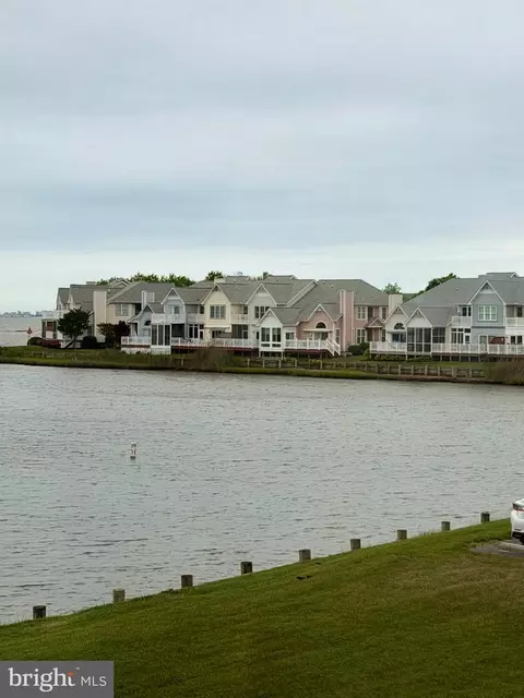 7411 Yacht Club Dr #12402, Berlin, MD 21811