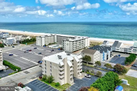 15 145th St #403, Ocean City, MD 21842