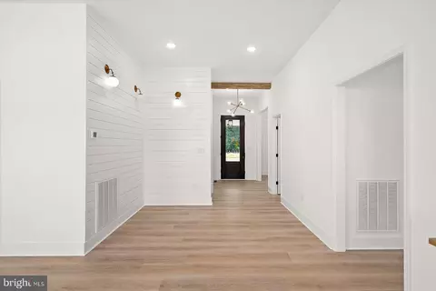 Entry Way - 75 King Richard Rd, Berlin, MD 21811 photo 2 of 11
