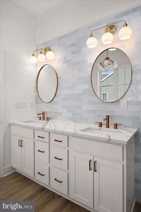 Bath - 75 King Richard Rd, Berlin, MD 21811 photo 7 of 10