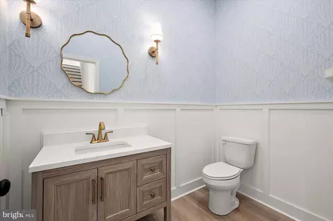 Bath - 75 King Richard Rd, Berlin, MD 21811 photo 1 of 10