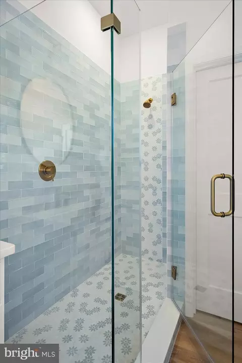 Bath - 75 King Richard Rd, Berlin, MD 21811 photo 5 of 10