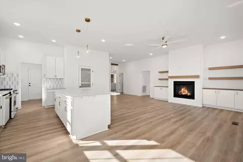 Living - 75 King Richard Rd, Berlin, MD 21811 photo 4 of 6