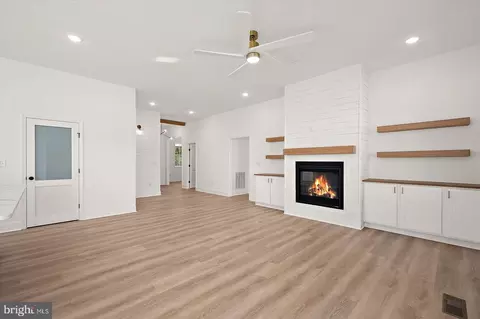 Living - 75 King Richard Rd, Berlin, MD 21811 photo 1 of 6