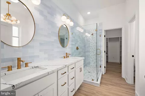 Bath - 75 King Richard Rd, Berlin, MD 21811 photo 3 of 10