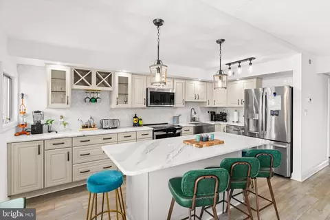 1223 Edgewater Ave #203, Ocean City, MD 21842