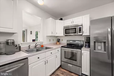 Kitchen - 369 Ocean Pkwy, Ocean Pines, MD 21811 photo 3 of 5