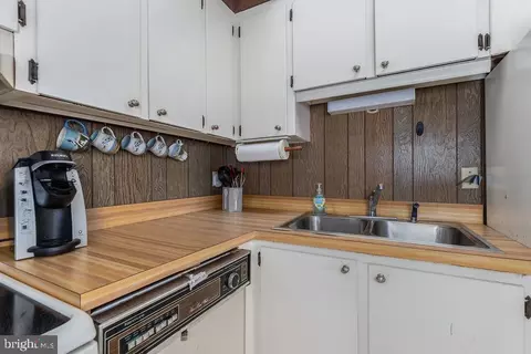Kitchen - 44 Grand Port Rd, Ocean Pines, MD 21811 photo 4 of 4
