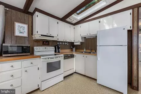 Kitchen - 44 Grand Port Rd, Ocean Pines, MD 21811 photo 3 of 4