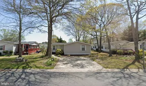 4 Anchor Way Dr, Berlin, MD 21811