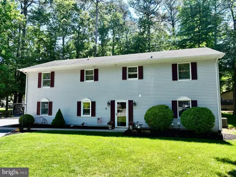 4 Burr Hill Dr, Ocean Pines, MD 21811