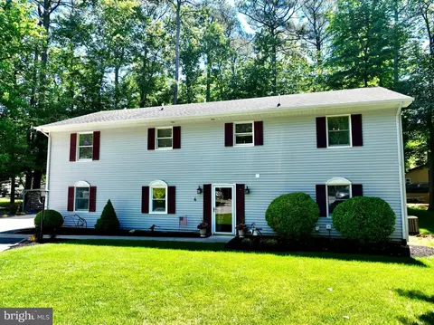 4 Burr Hill Dr, Ocean Pines, MD 21811