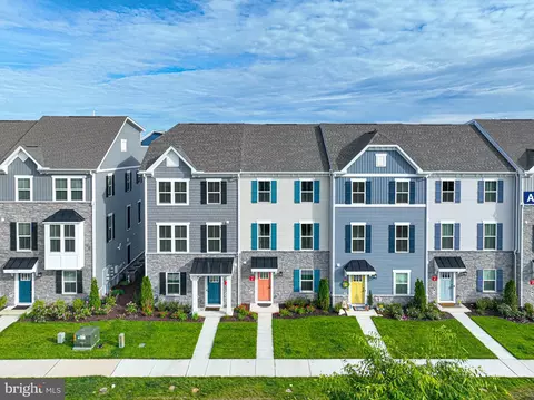 8626 S Park Dr #6, Berlin, MD 21811