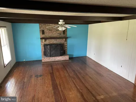 Living - 10037 Main St, Berlin, MD 21811 photo 3 of 5
