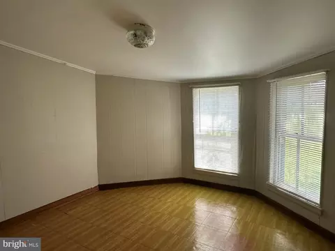 Living - 10037 Main St, Berlin, MD 21811 photo 4 of 5