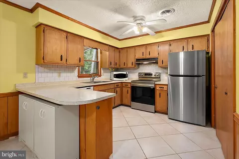 Kitchen - 11 Bimini Ln, Ocean Pines, MD 21811 photo 2 of 5