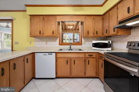 Kitchen - 11 Bimini Ln, Ocean Pines, MD 21811 photo 5 of 5
