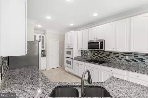 Kitchen - 431 Dueling Way, Berlin, MD 21811 photo 3 of 6