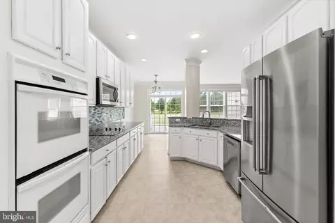 Kitchen - 431 Dueling Way, Berlin, MD 21811 photo 4 of 6