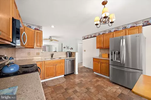 Kitchen - 16 Windswept Dr, Berlin, MD 21811 photo 3 of 6