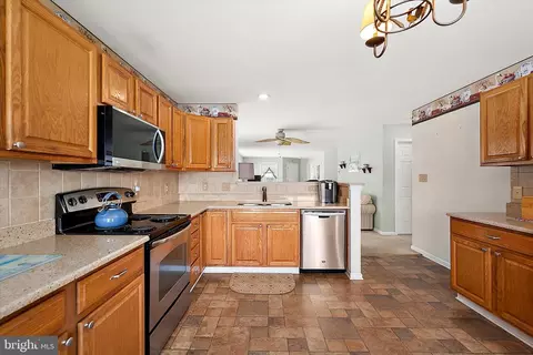 Kitchen - 16 Windswept Dr, Berlin, MD 21811 photo 2 of 6