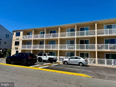 11 62nd St #316, Ocean City, MD 21842