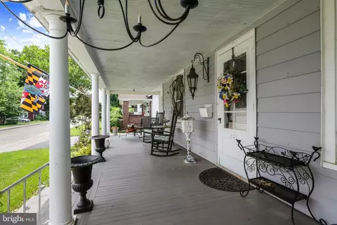 Exterior - 207 Williams St, Berlin, MD 21811 photo 5 of 11